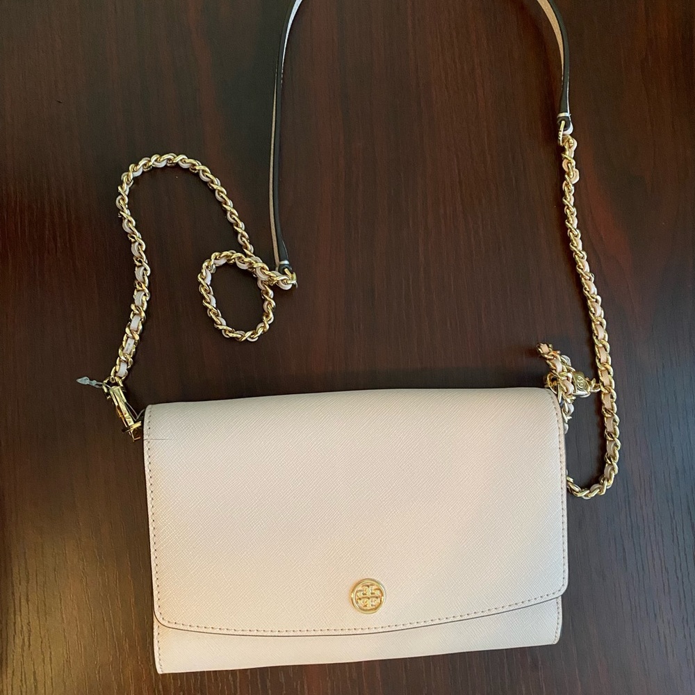 Tory Burch Gorgeous Robinson Chain Wallet! New- never been used.